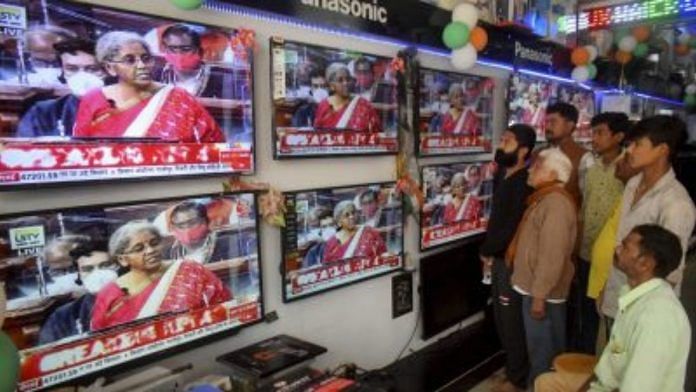People watching TV in an electronics store | Representational Image | PTI Photo