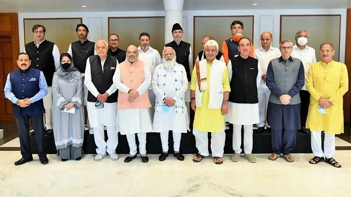 Prime Minister Narendra Modi with leaders from Jammu and Kashmir including Farooq Abdullah, Mehbooba Mufti, Ghulam Nabi Azad and Omar Abdullah. | Photo: Twitter/@narendramodi