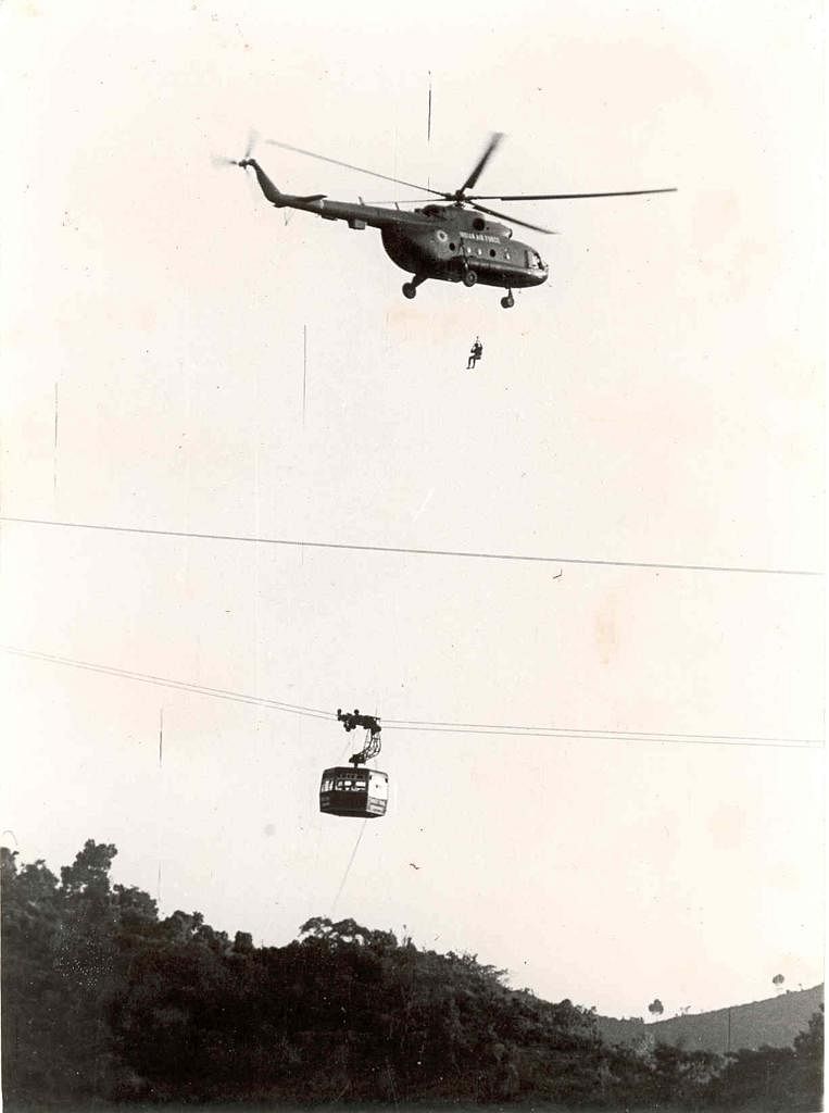 The Mi-17 chopper during the Timber Trail cable car rescue op in October 1992. | Photo by special arrangement