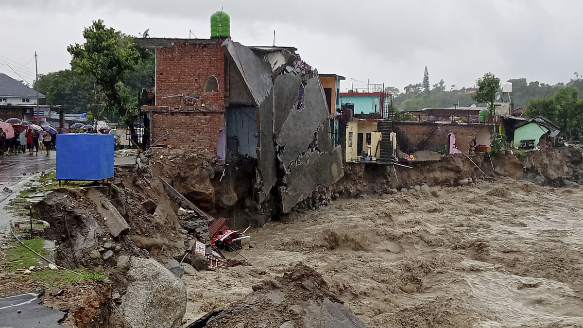 Flash floods in Himachal and Jammu, 71 dead due to lightning strikes