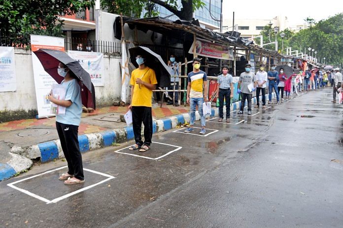 Students stand in a queue as they arrive to give the JEE Mains entrance exams in Kolkata on 1 September 2020 | Representational image |ANI