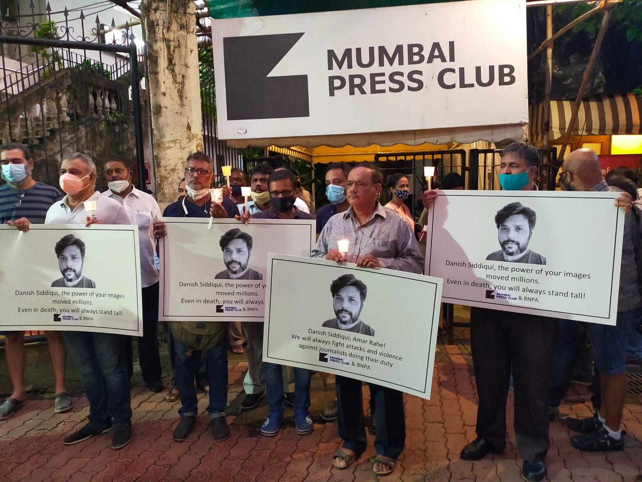 Journalists outside Mumbai press club | Special Arrangement
