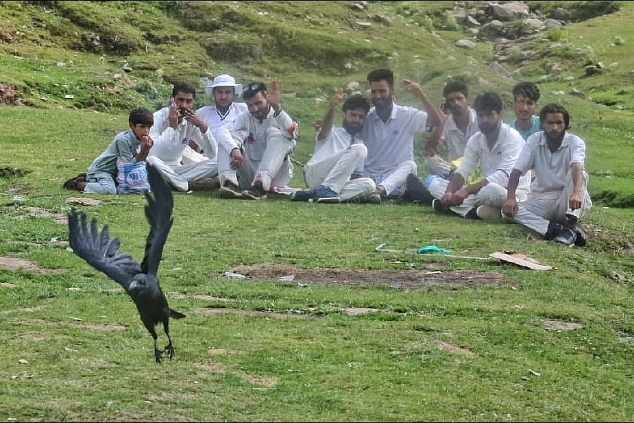 Waiting for there terms A team Caption Sharif Choopam Super King Ahemdabad at Homepabthri Kulgam | Photo: Praveen Jain | ThePrint