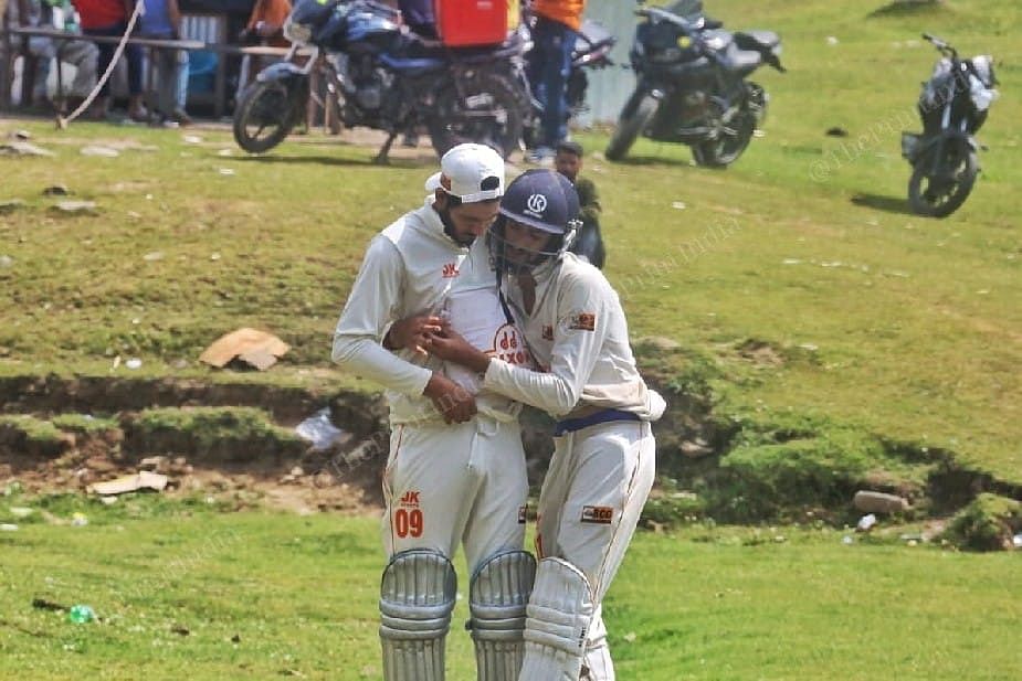 Players show commradrie during the match | Photo: Praveen Jain | ThePrint 