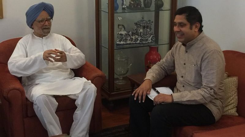 File photo | Manmohan Singh with Praveen Chakravarty | Source: Author