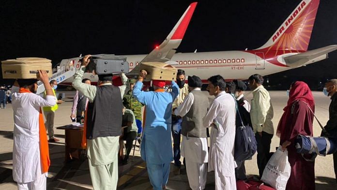 The evacuees were received by Union ministers Hardeep Singh Puri and V Muraleedharan in New Delhi, on 24 August 2021 | Twitter/@MEAIndia