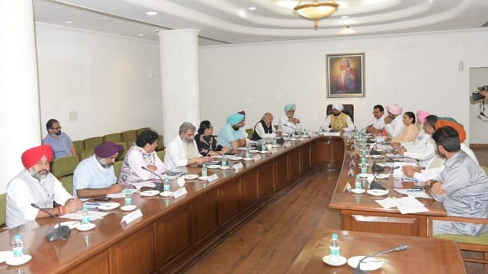 The new 15-member Punjab cabinet at a meeting chaired by Chief Minister Charanjit Singh Channi | Photo: Twitter/@CHARANJITCHANNI