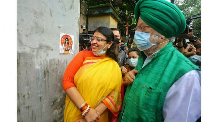 BJP’s Bhabanipur bypoll candidate Priyanka Tibrewal (left) with Union minister Hardeep Singh Puri at a campaign event | Photo: Praveen Jain | ThePrint