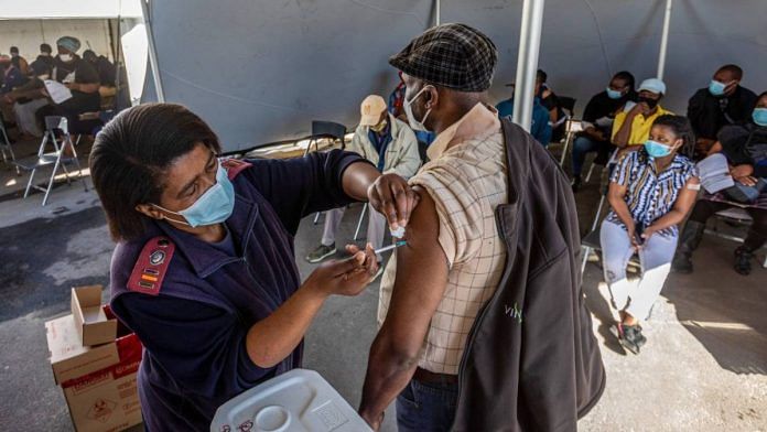 A community vaccination camp in the Khayelitsha township of Cape Town, South Africa, on 8 September, 2021 | Photo: Dwayne Senior/Bloomberg