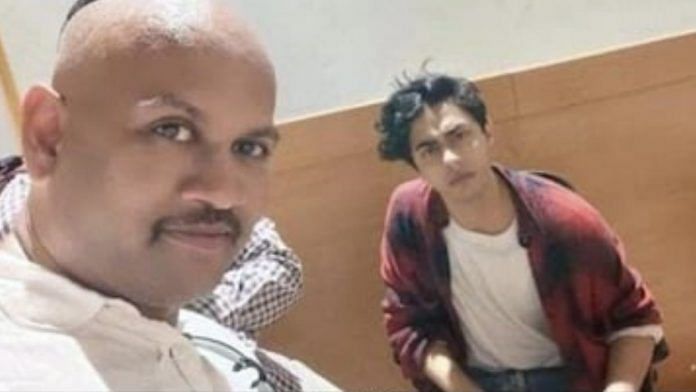 K.P. Gosavi (left) with Aryan Khan (right) after the raid, in a selfie that has gone viral | ANI