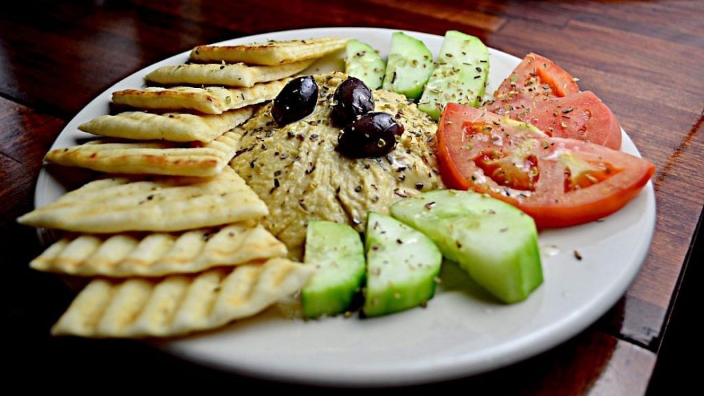 Representative image of a Mediterranean food platter | Photo credit: Pixabay