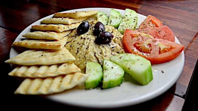 Representative image of a Mediterranean food platter | Photo credit: Pixabay