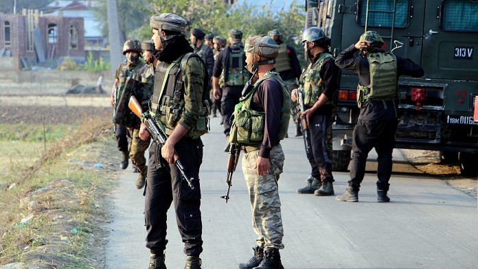Army personnel near an encounter site in Pulwama district | Representational image | ANI Photo