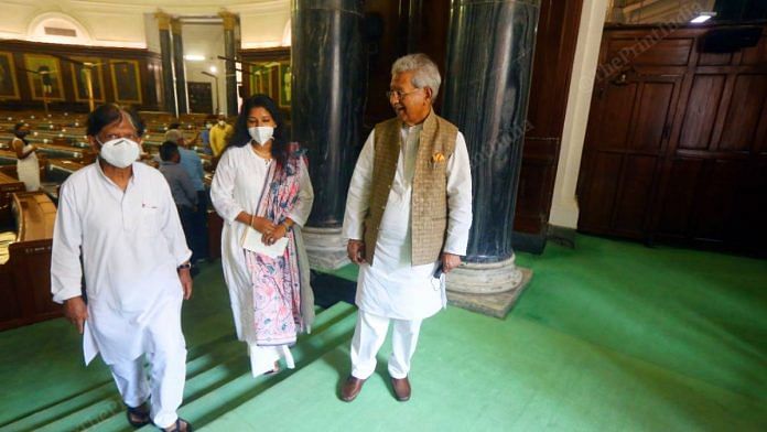 Lal Bahadur Shastri's sons Anil and Sunil leave after paying homage to their father on his birth anniversary | Photo: Praveen Jain | ThePrint