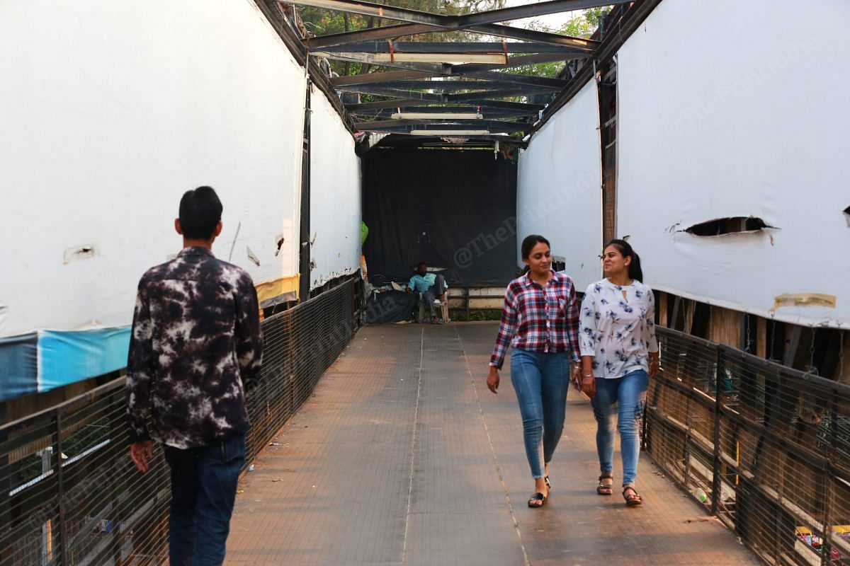 Citizens walk on clean foot over bridge | Photo: Manisha Mondal | ThePrint