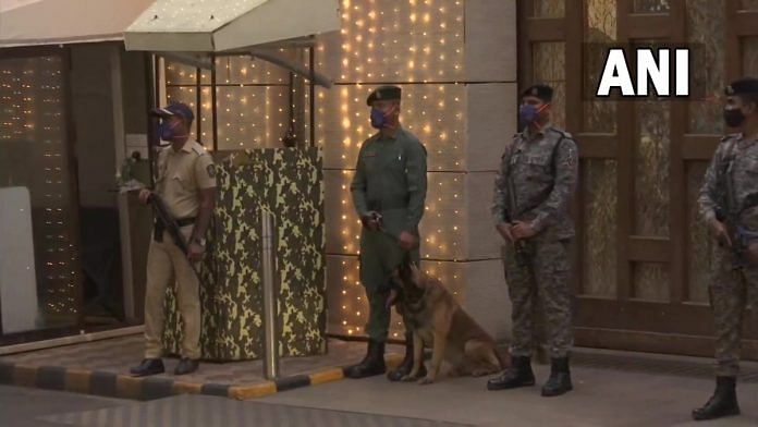 High security outside Mukesh Ambani's residence Antilia in Mumbai on 8 November 2021 | Twitter/@ANI