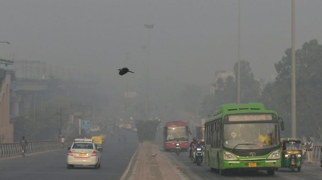 Dense smog envelops Delhi as its air quality deteriorates to 'severe' category due to rising air pollution, November 2021 | ANI photo