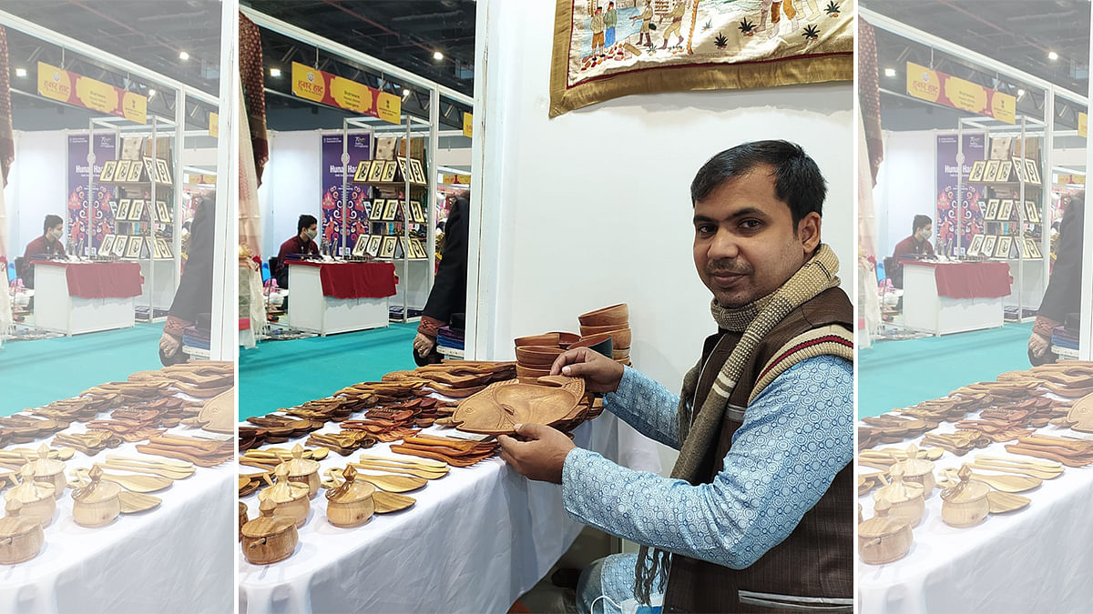Bangladeshi craftsman Rafikul Islam at International Trade Fair in Pragati Maidan, New Delhi on 15 November, 2021 | Photo: Pia Krishnankutty, ThePrint