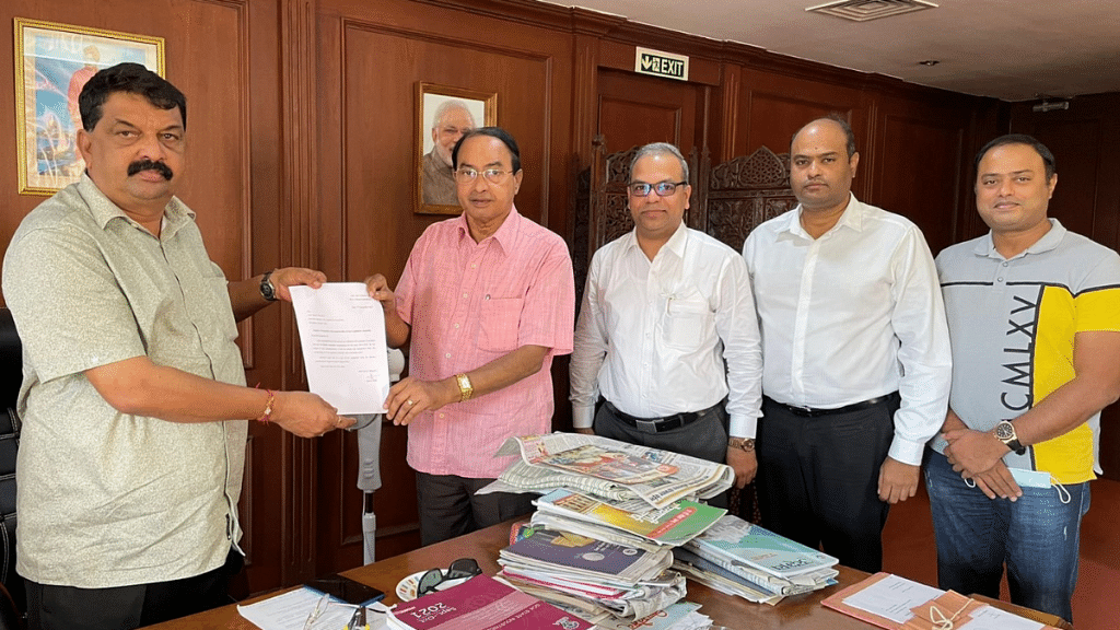 Congress MLA Ravi Naik (2nd from left) submits his resignation from Goa Assembly, on 7 December 2021