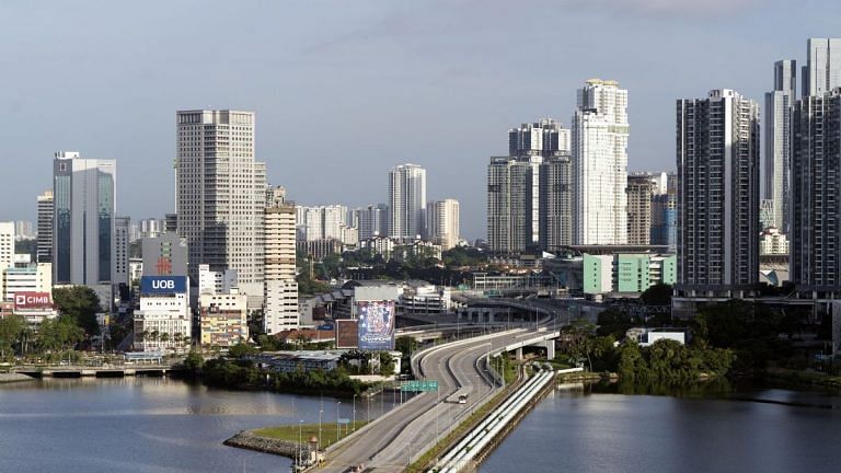 Two people with booster shots infected with Omicron in Singapore