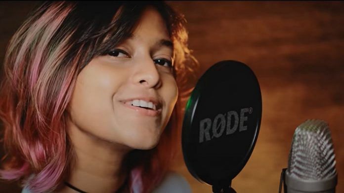 A screengrab of Yohani De Silva's music video of 'Manike Mage Hithe'. | Photo Credit: YouTube/Yohani