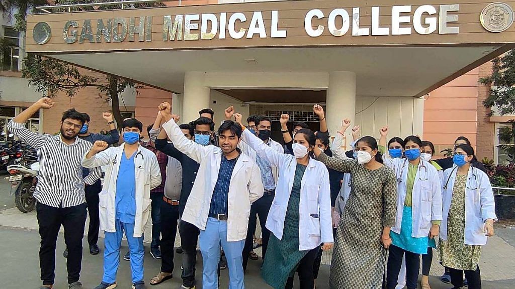 Resident doctors protest against the delay in postgraduate admissions at Gandhi Medical College, Bhopal on 29 November | ANI