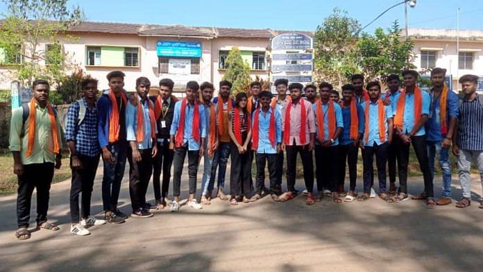 Students of Government First Grade College in Chikmagalur, Karnataka, protesting wearing saffron scarves | By special arrangement