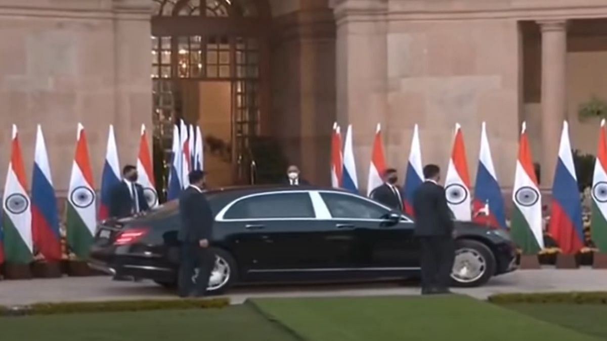 A screengrab of a video showing Narendra Modi arriving to Hyderabad House in his new Mercedes Maybach S650 Pullman Guard to meet Russia President Vladimir Putin. | Photo Credit: YouTube