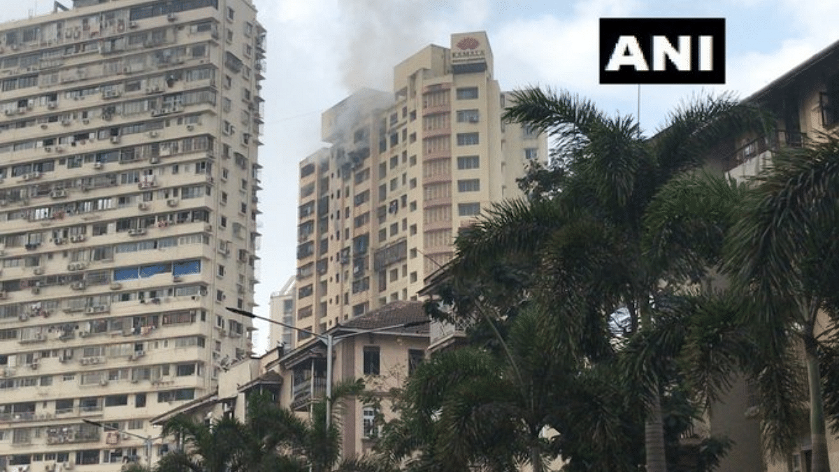 The fire broke early this morning. Тардео Мумбаи. Мумбаи отель пожар. Mumbai High North. A Fire broke out on the 12th Floor of a building in Mumbai.