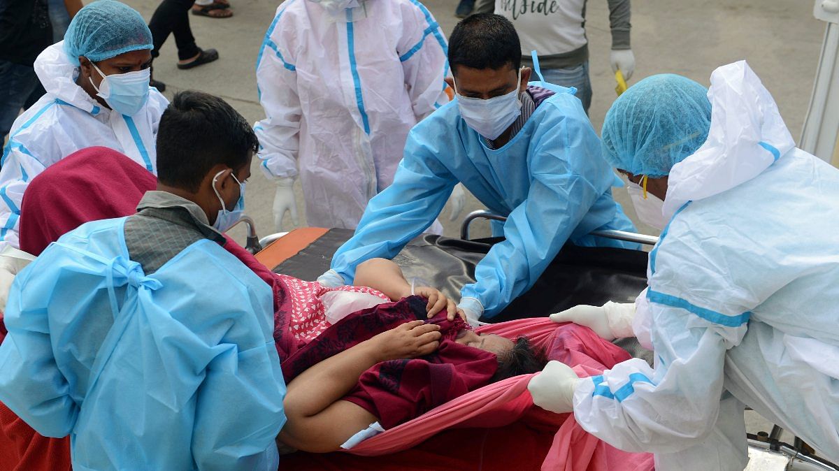 Over 100 Kolkata doctors test positive for COVID-19 Doctors assisting a Covid positive patient admitted in a Kolkata hospital | Representational image | ANI