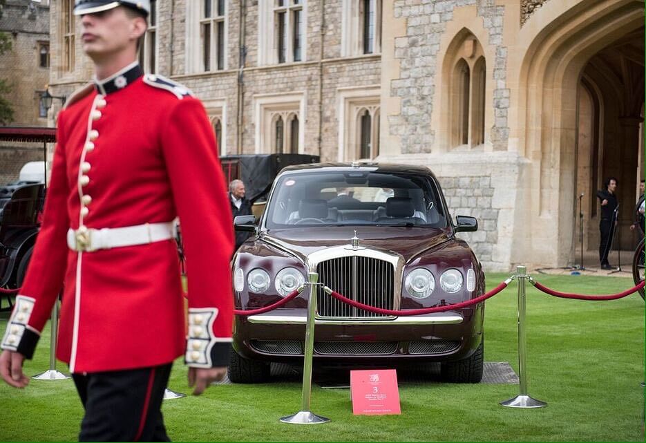 The Queen's State Limousine displayed at Windsor Castle. | Photo Credit: Twitter/@BentleyComms
