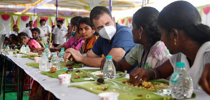 The image of Rahul Gandhi sitting down for a meal wearing a mask in Tamil Nadu in 2021 went viral | Twitter | @INCTamilNadu
