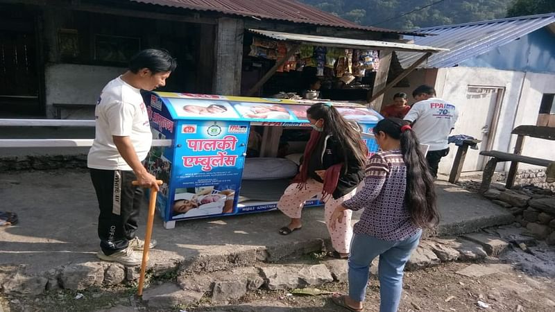 In Alipurduar, the bridal ‘palki’ is now an oxygen-equipped lifesaver for far-flung villages In Alipurduar, the bridal ‘palki’ is now an oxygen-equipped lifesaver for far-flung villages