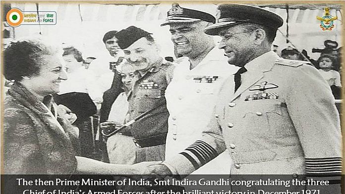 The photo of former PM Indira Gandhi with the three former service chiefs | Photo: Wikimedia Commons