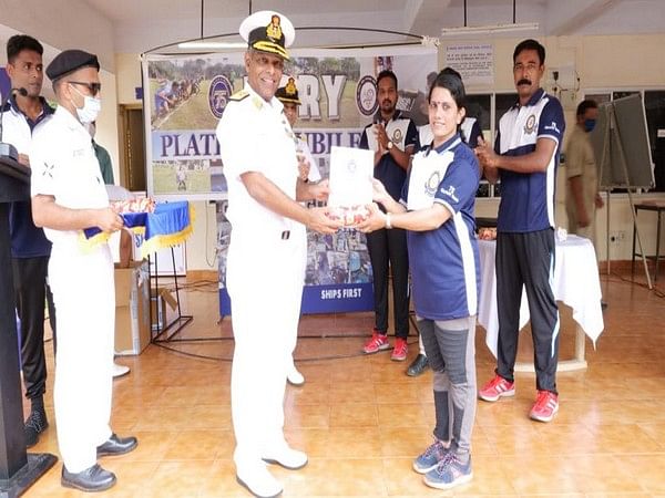 Kochi: Naval Ship Repair Yard organises Relay Run for Platinum Jubilee