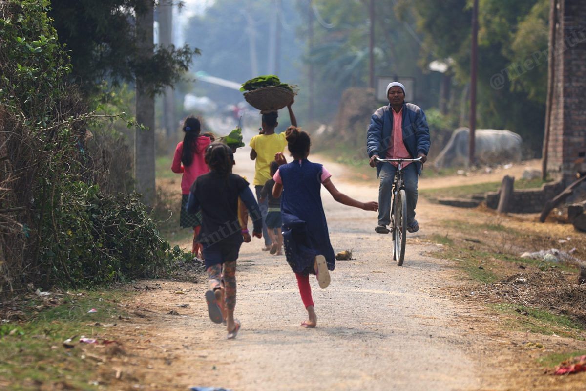 In the Tharu village people work together | Photo: Manisha Mondal | ThePrint
