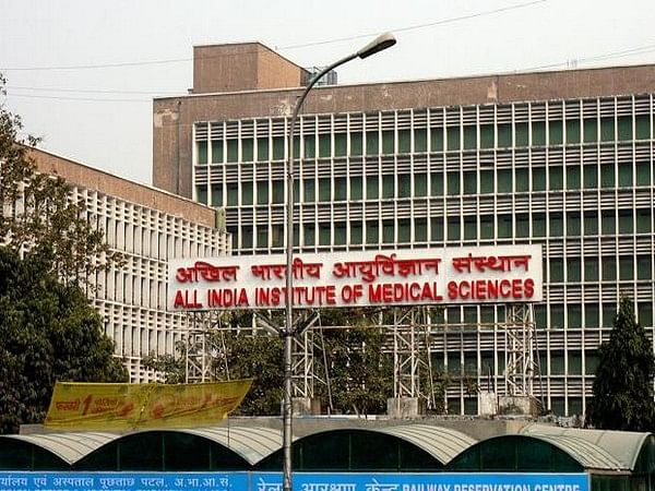 Delhi: AIIMS catches another tout under special drive