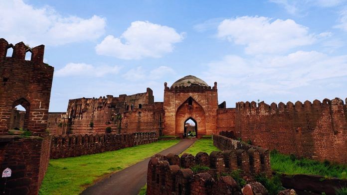 Bidar Fort, Karnataka. Substantially expanded in the 15th century, its battlements are designed for small cannons and guns | Wikimedia Commons