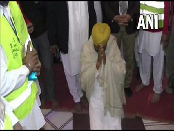 Punjab CM Channi offers prayers at Ravidas Temple in Varanasi