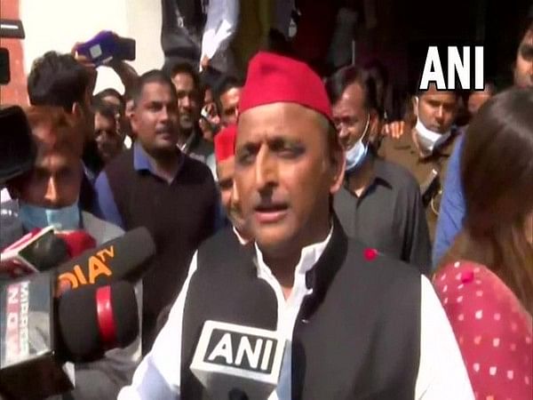 Akhilesh Yadav Slams BJP Govt Over Deteriorating Law And Order ...