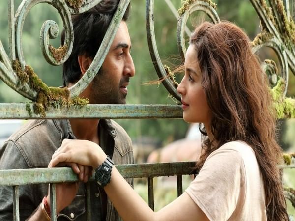 Ahead of Valentine's Day, new loved-up image of Ranbir Kapoor-Alia Bhatt from 'Brahmastra' unveiled