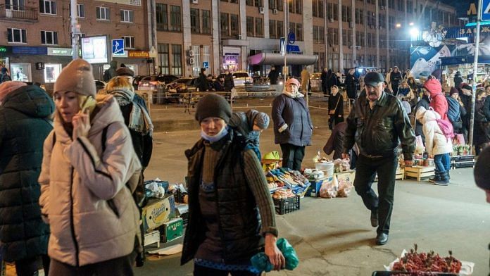 Street vendors sell vegetables and other local produce on the sidewalk outside Lukyanivska Metro station in Kyiv, on 22 February 2022 | Representational image | Bloomberg