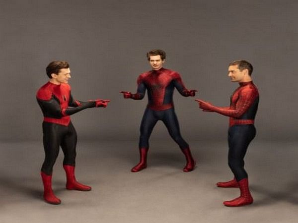 Tom Holland, Tobey Maguire, Andrew Garfield re-create classic 'Spider-Man'  meme – ThePrint – ANIFeed