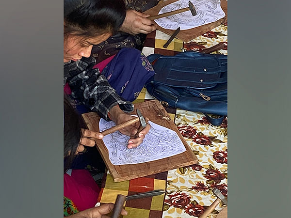 Mainpuri's Tarkashi art empowering women by providing employment, artists seek govt support in boosting sales