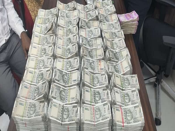 Odisha: Rs 1.12 cr cash seized from doctor's house during raid conducted by Vigilance Department