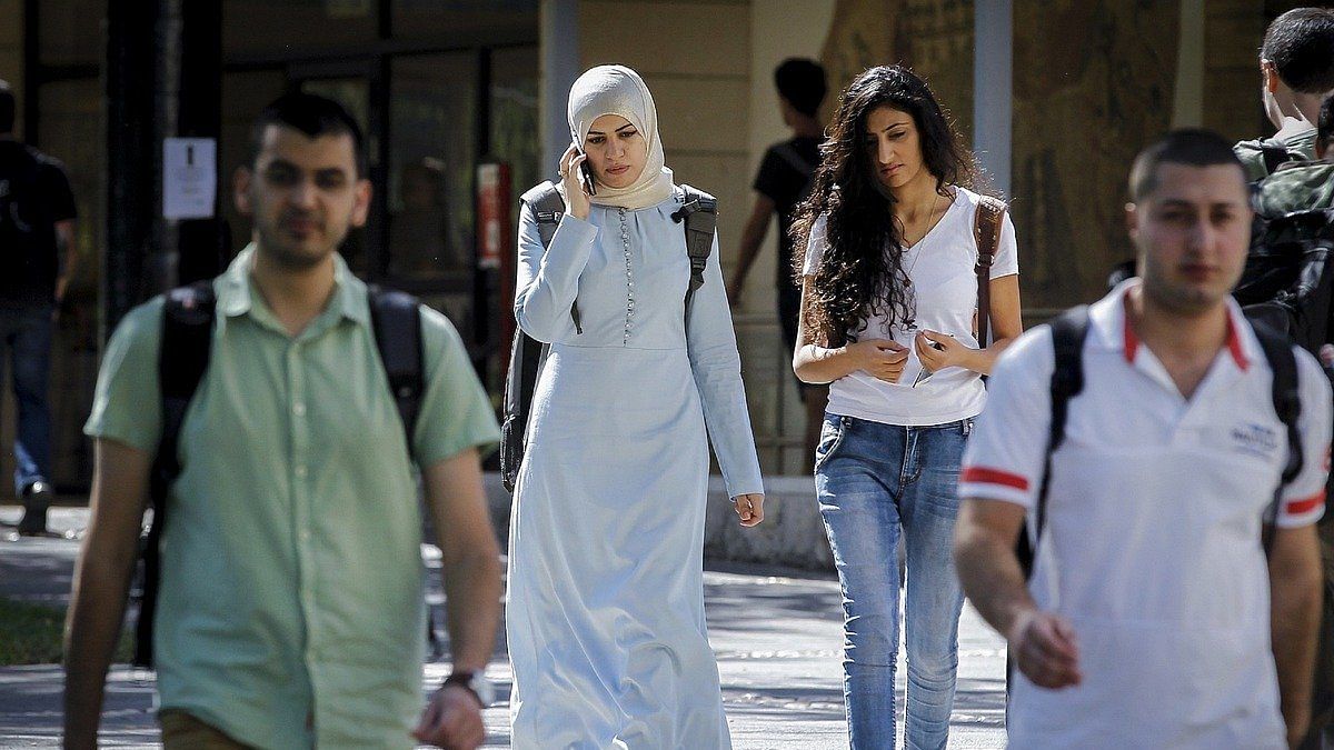 Wir haben muslimische Frauen gefragt, warum sie beim Sport den Hijab tragen.  Folgendes haben sie uns gesagt