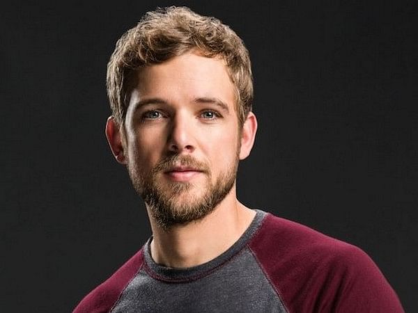 Max Thieriot to headline CBS Drama pilot 'Cal Fire'