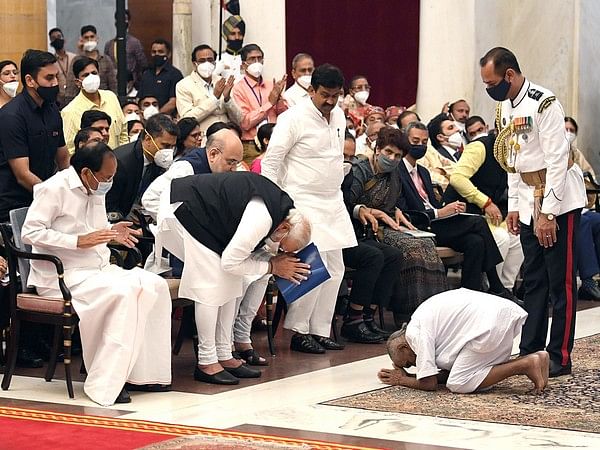 PM Modi hails Padma awardee 126-year-old Baba Sivanand for agility, calls him inspirational