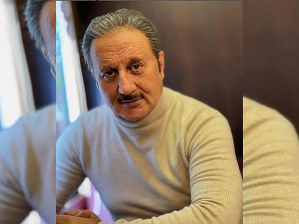 Anupam Kher shares glimpse of his birthday celebrations from ‘Uunchai’ sets