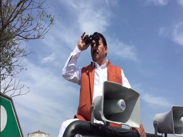 Ahead of UP polls results, SP candidate keeps eye on EVM strong room with binoculars